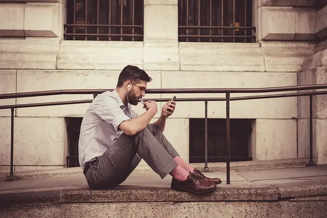 Essential Tips for Finding Affordable Mobile Deals in the UK