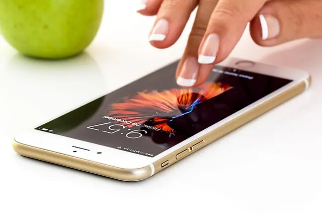 Top 10 Mobile Deals Not to Miss in the UK