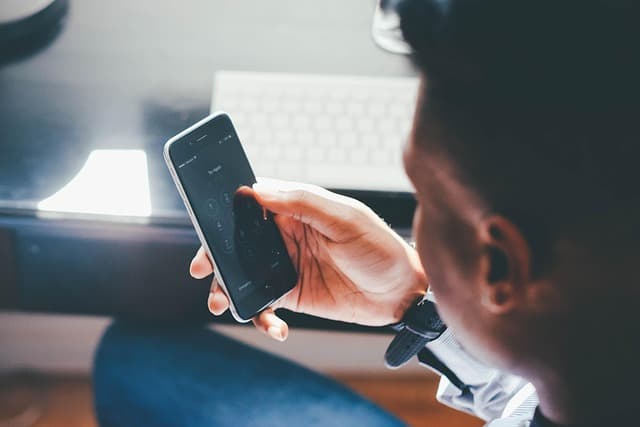 Top Tips for Choosing the Right Mobile Deal in the UK