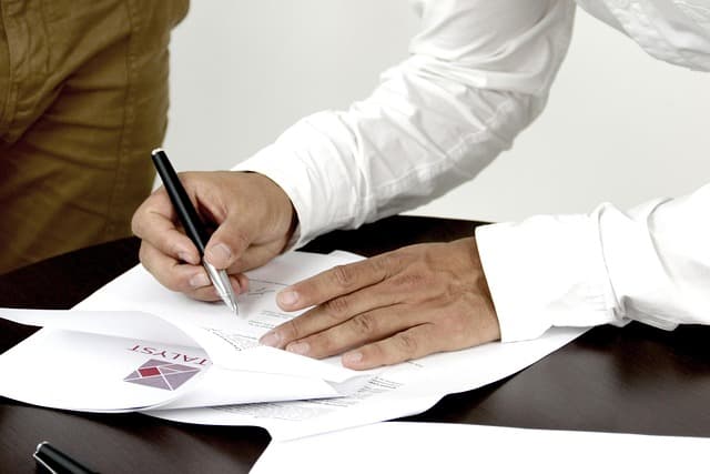Top Tips for Negotiating Your Mobile Deal in the UK